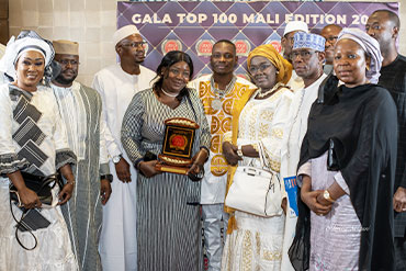 PDG des Aéroports du Mali avec la photo de famille